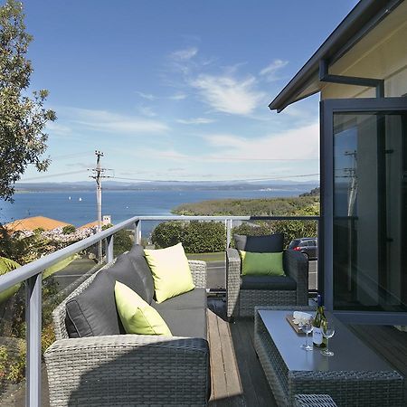 B & B With Stunning Views Taupo Bagian luar foto