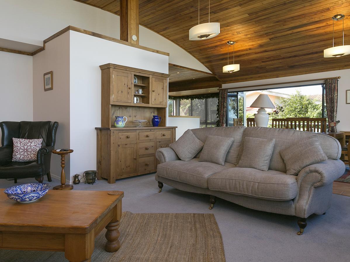 B & B With Stunning Views Taupo Bagian luar foto