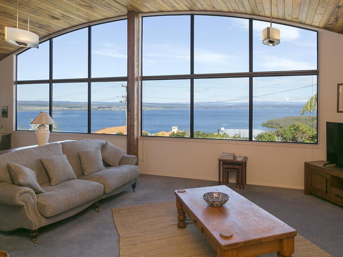 B & B With Stunning Views Taupo Bagian luar foto