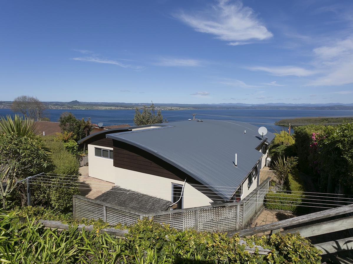 B & B With Stunning Views Taupo Bagian luar foto
