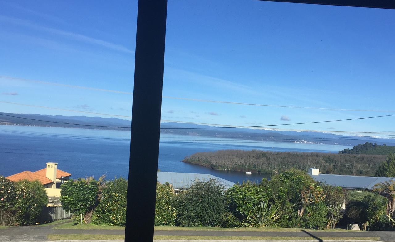 B & B With Stunning Views Taupo Bagian luar foto