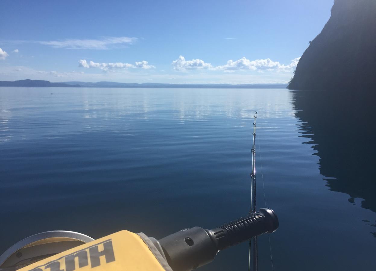 B & B With Stunning Views Taupo Bagian luar foto